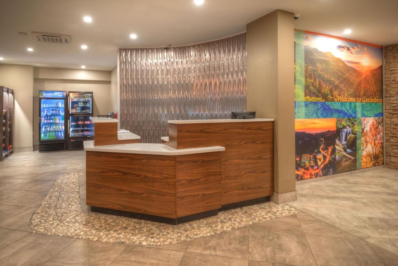 Clarion Pointe Downtown Gatlinburg Hotell Eksteriør bilde