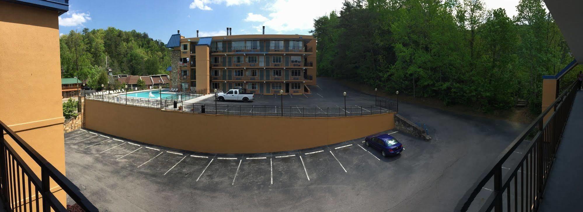 Clarion Pointe Downtown Gatlinburg Hotell Eksteriør bilde