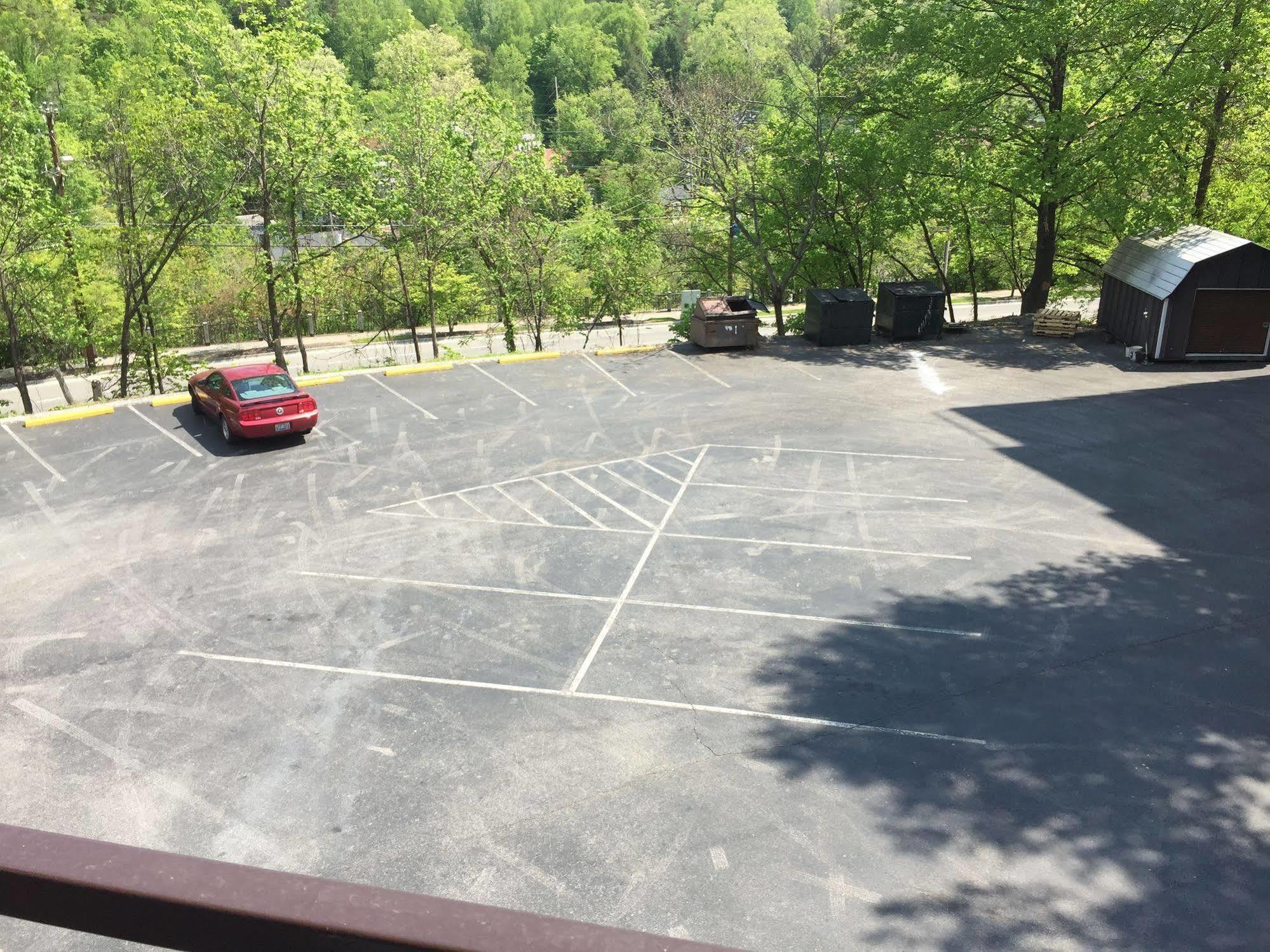 Clarion Pointe Downtown Gatlinburg Hotell Eksteriør bilde