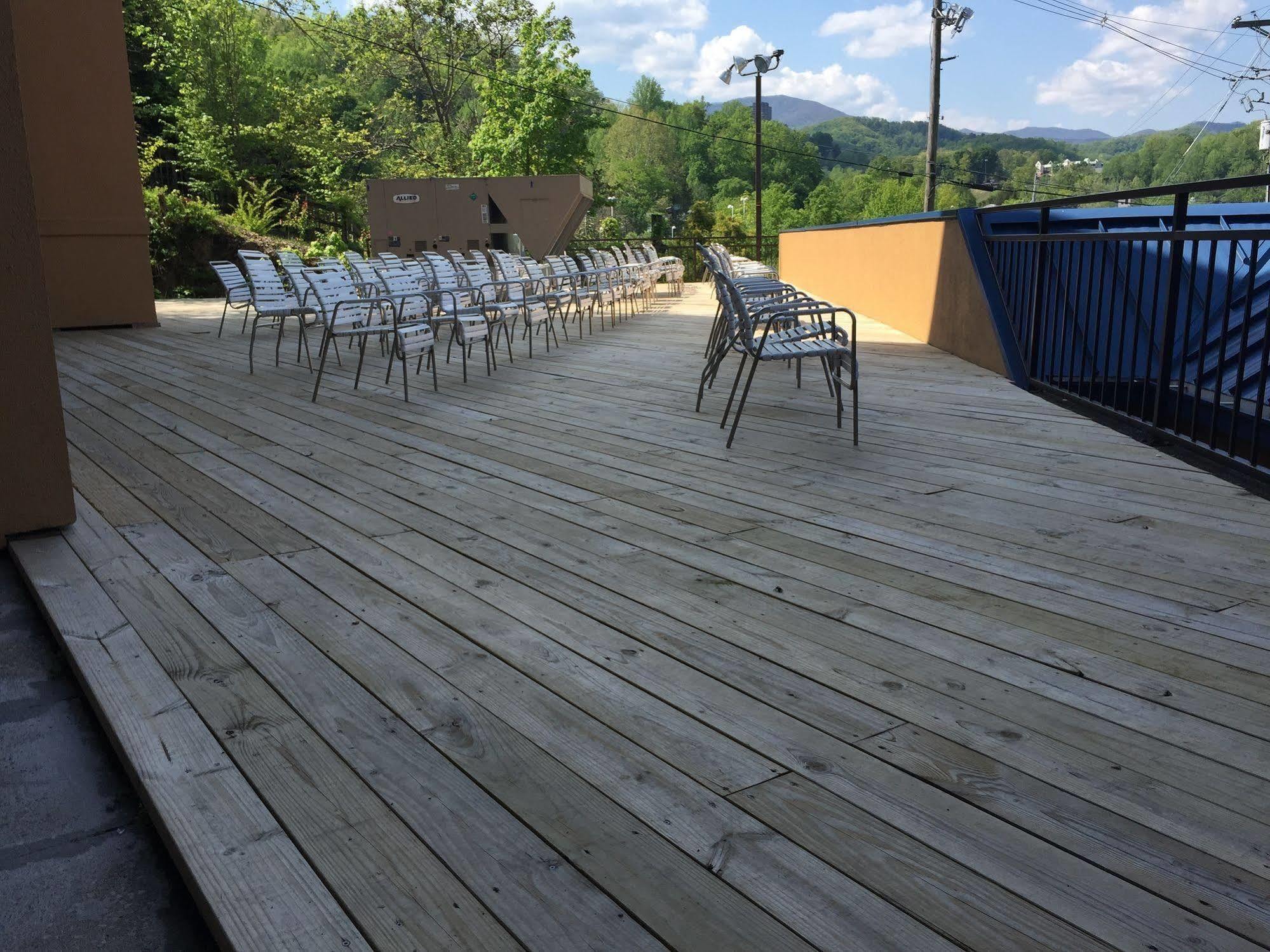 Clarion Pointe Downtown Gatlinburg Hotell Eksteriør bilde