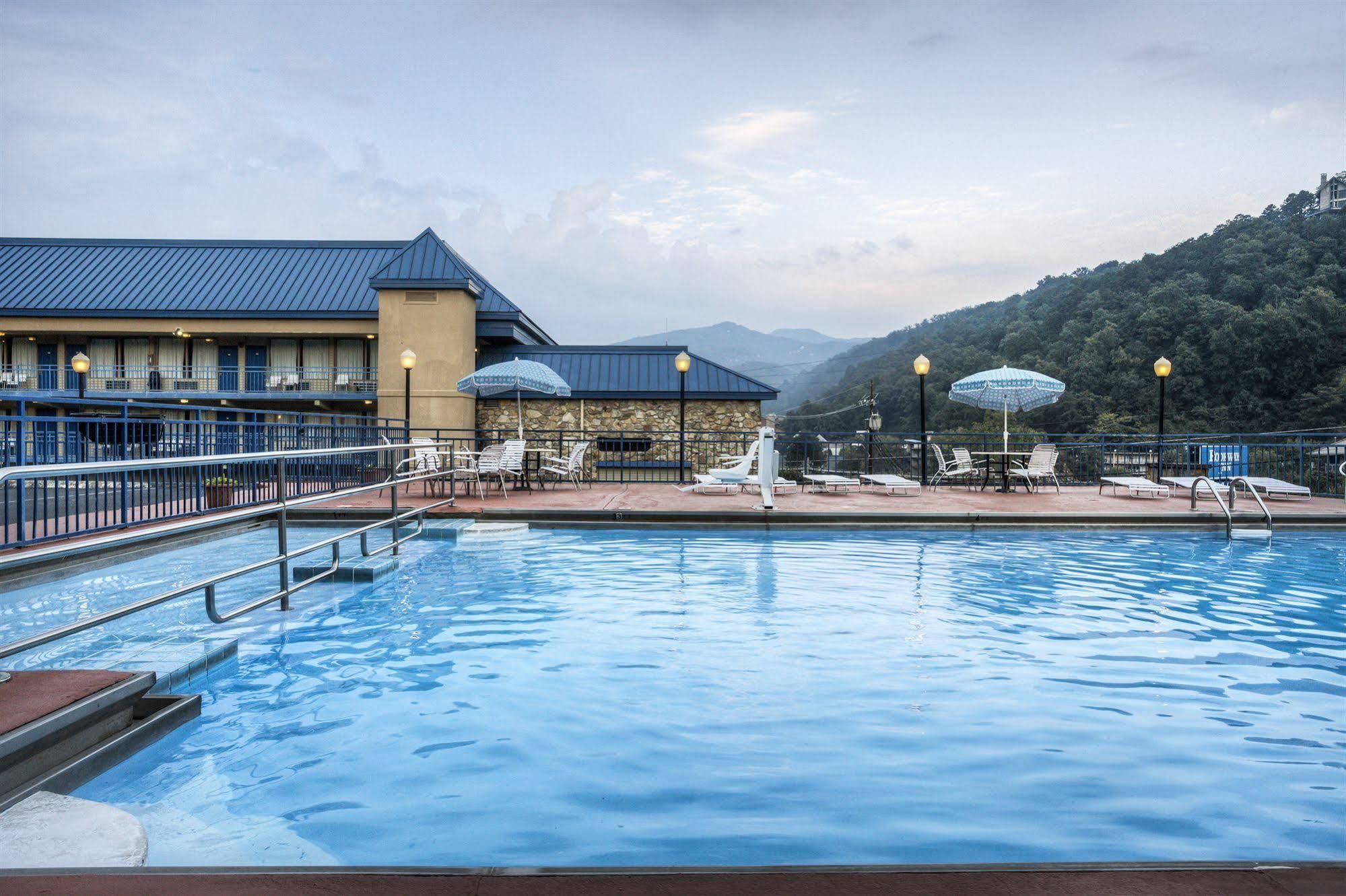 Clarion Pointe Downtown Gatlinburg Hotell Eksteriør bilde