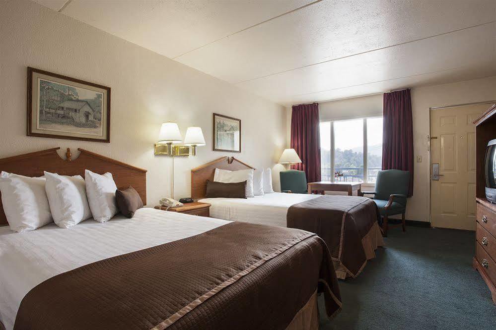 Clarion Pointe Downtown Gatlinburg Hotell Eksteriør bilde